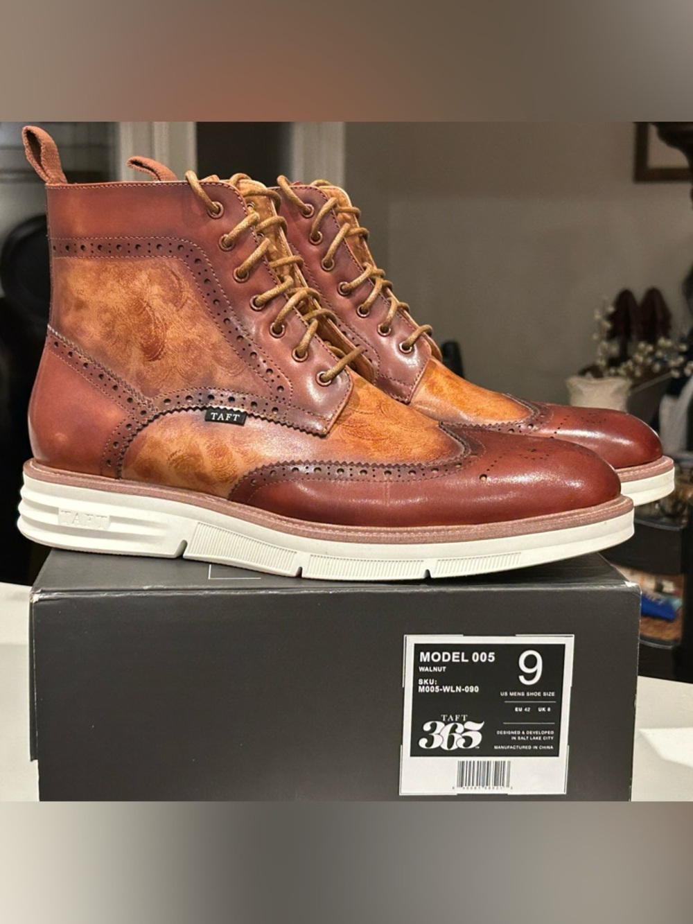 TAFT Walnut Leather Wingtip Boots - Men’s 9 - Like New